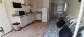 STUDIO REFAIT A NEUF - 200M DE LA PLAGE